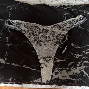 Lux blacony Lounge thomg